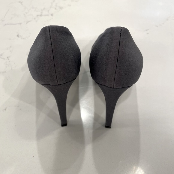 Giorgio Armani Gray Pumps in Size 37 - Picture 5 of 5